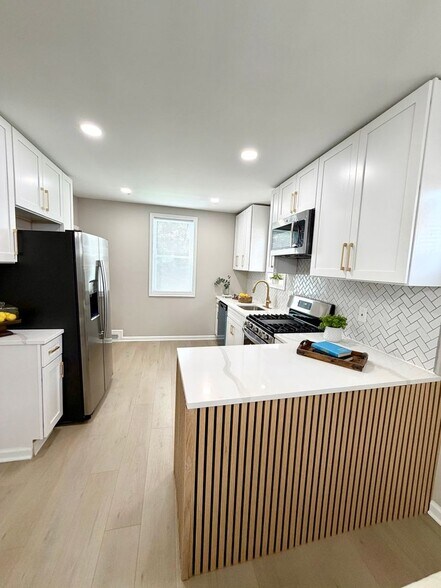 Building Photo - 3903 Oakford Ave