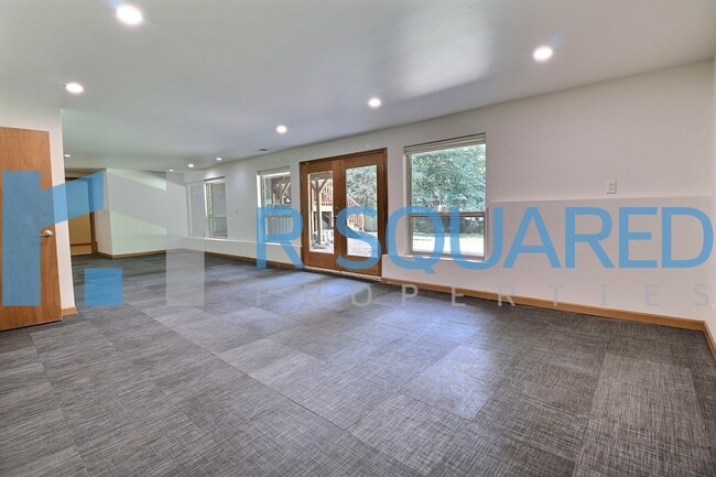 Building Photo - 307 Slater St