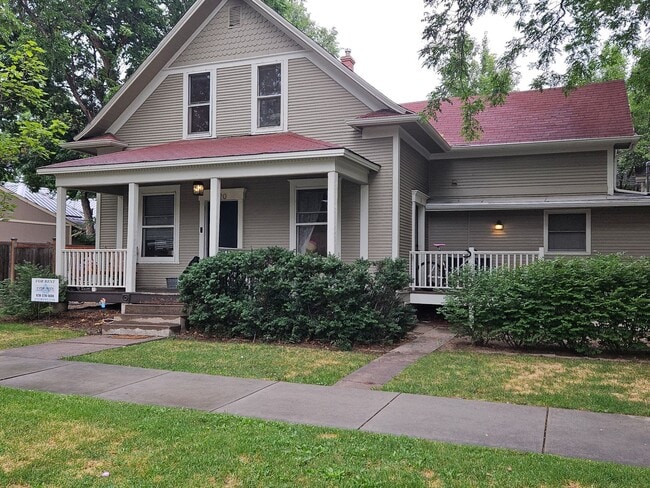 Building Photo - 318-320 W Myrtle