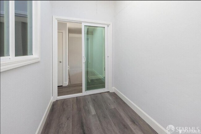 Building Photo - 439 Bonnie St