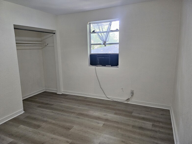 Building Photo - 2113 Mt Herman St