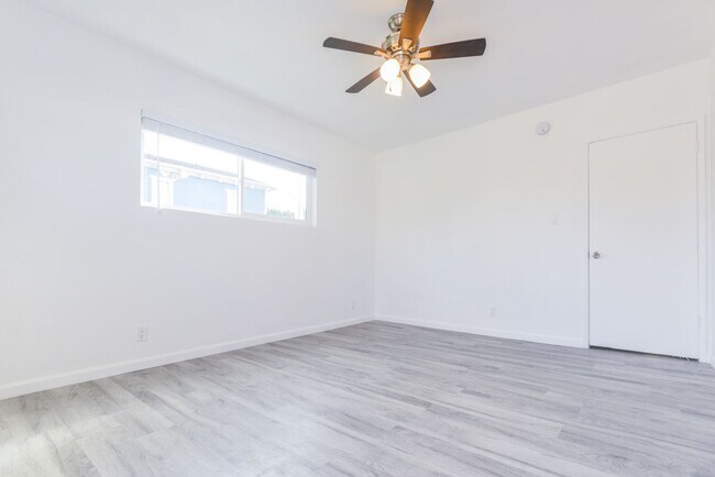 Building Photo - Ocean Avenue Duplex
