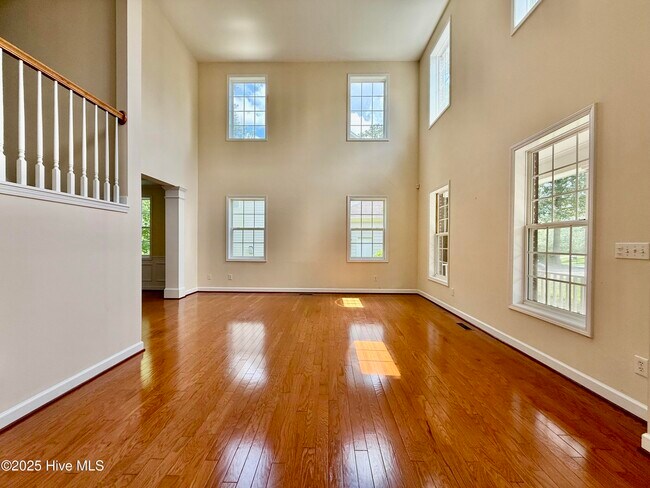 Building Photo - 410 Harkness Cir