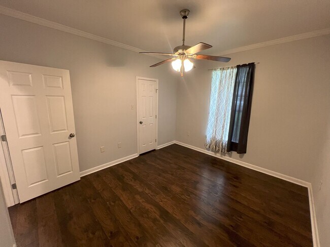 Building Photo - Newly remodeled, 4 bedroom, 2.5 bathroom home in Baton Rouge, LA