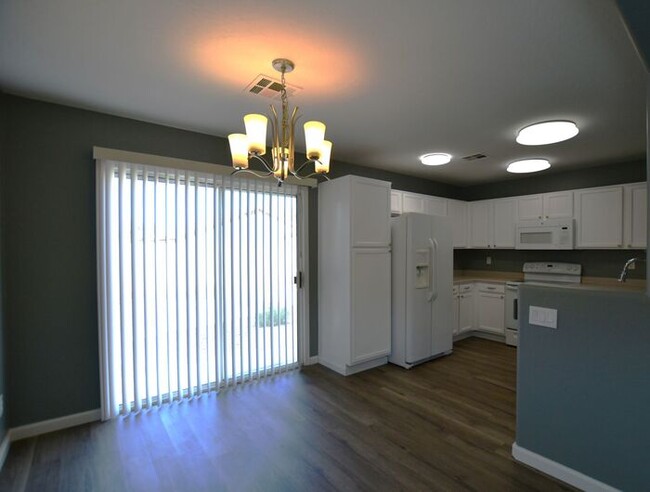 Building Photo - 2822 E Bagdad Rd