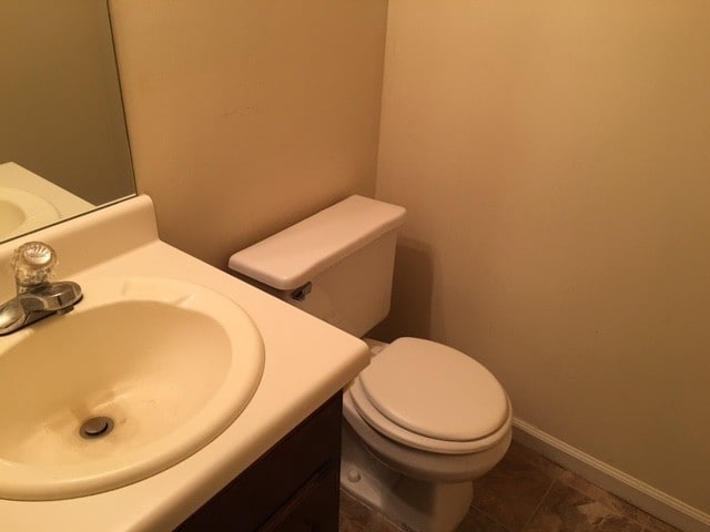 Building Photo - 401 Streamview Ln