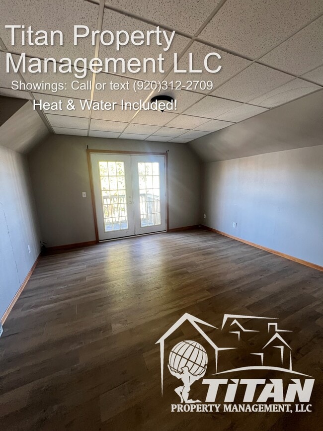 Building Photo - 400 Main St