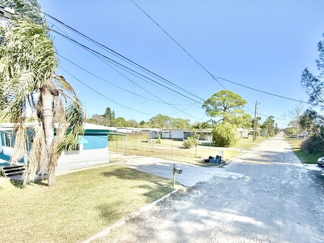 Building Photo - 6519 Sandra Dr