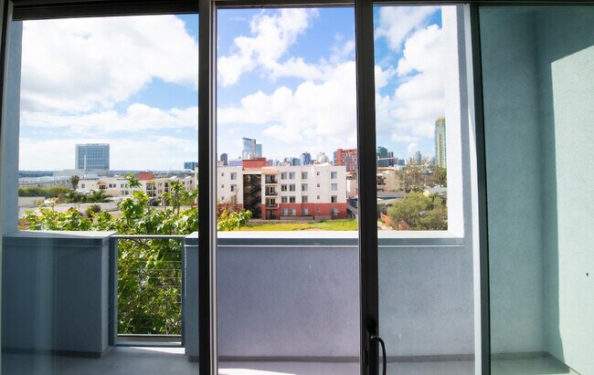 Building Photo - 969 Sigsbee St