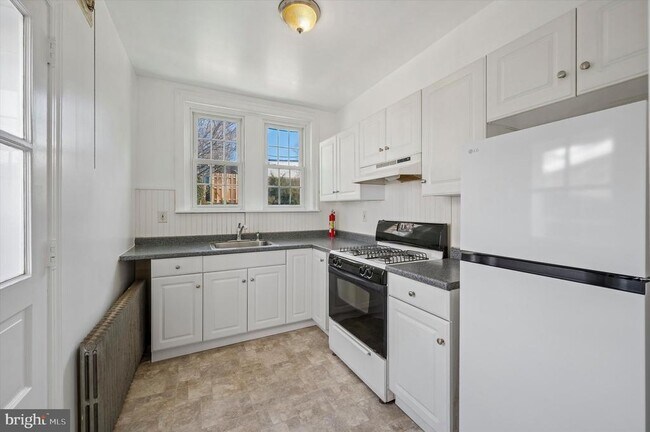 Building Photo - 4319 Mitchell St