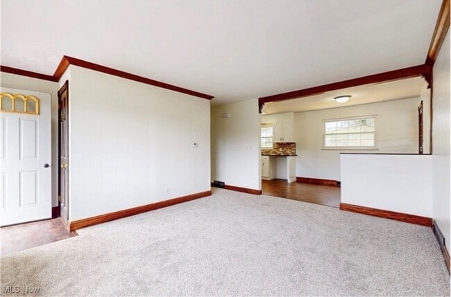 Building Photo - 240 Stardust Dr