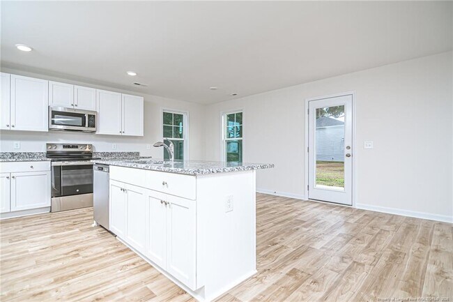 Building Photo - 5851 Panther Dr