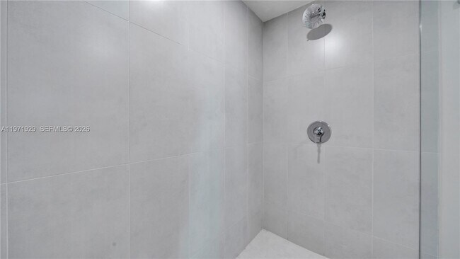 Building Photo - 555 NE 34th St