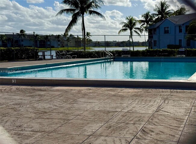 Building Photo - 1071 Adams Ave