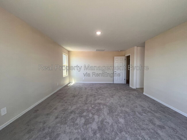 Building Photo - 4617 S 108th Ave
