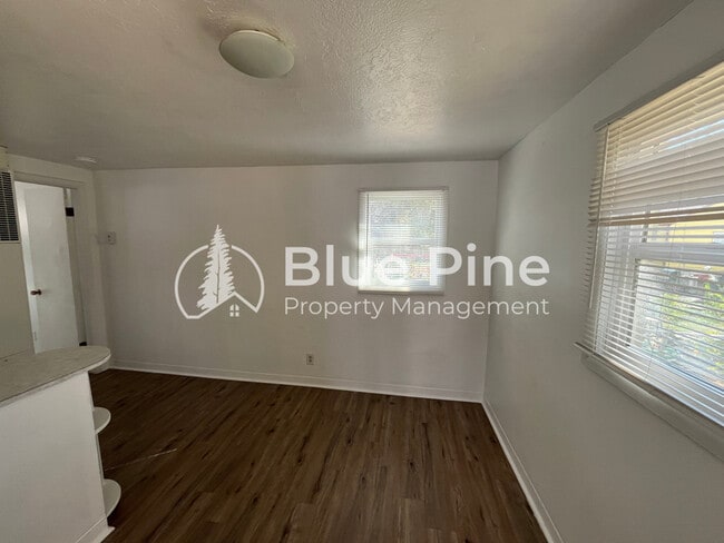 Building Photo - 1324 S 4th Ave