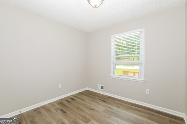 Building Photo - 1743 Hunting Creek Ln SE