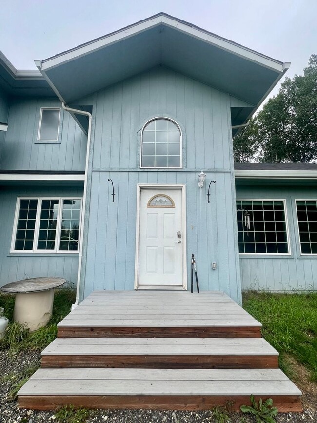 Building Photo - Spacious 3BR/2.5BA Fairbanks Home – Garage...