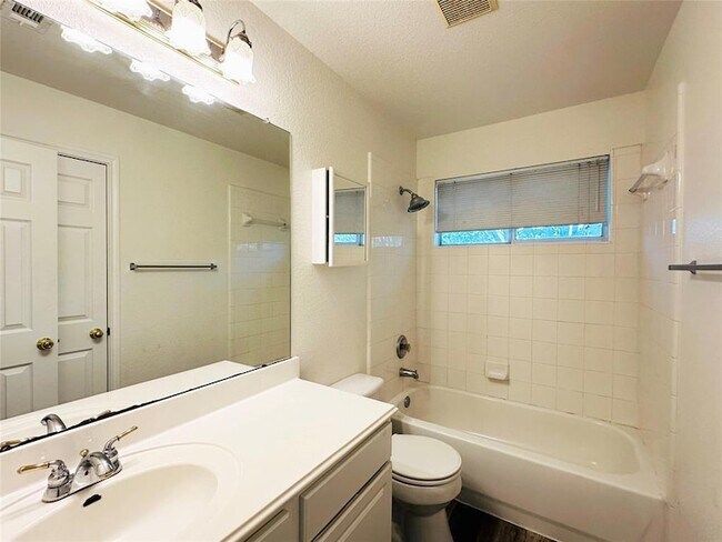 Building Photo - 13413 Creole Cove