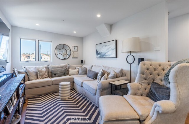 Building Photo - 314 Dahlia Pl