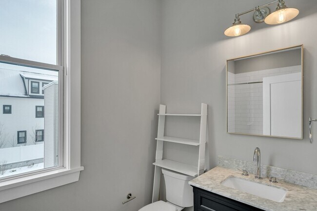 Building Photo - 27 Woodbine St