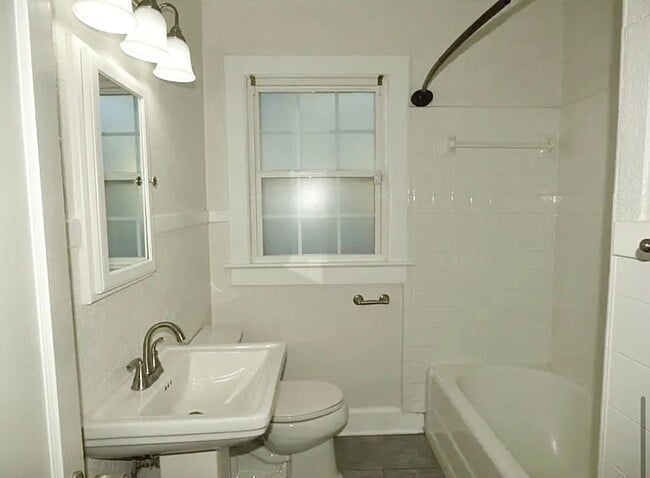 Building Photo - Updated Home in Historic East Hill