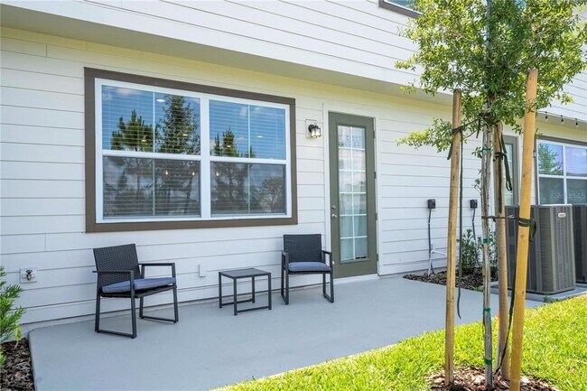 Building Photo - 686 Longboat Dr