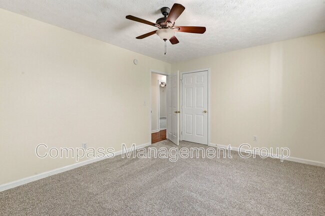 Building Photo - 1690 River Bend Rd