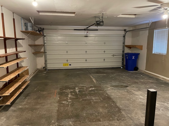 Building Photo - 15083 SE Oregon Trail Dr