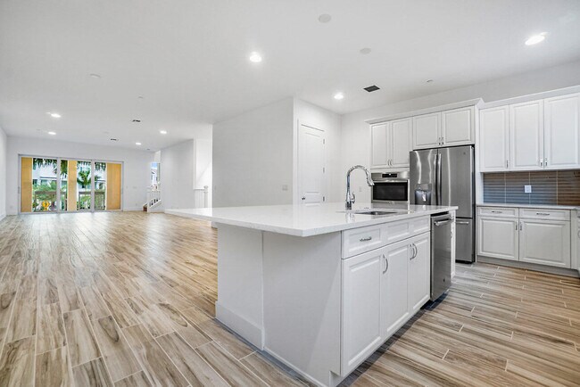 Building Photo - 4122 Faraday Wy