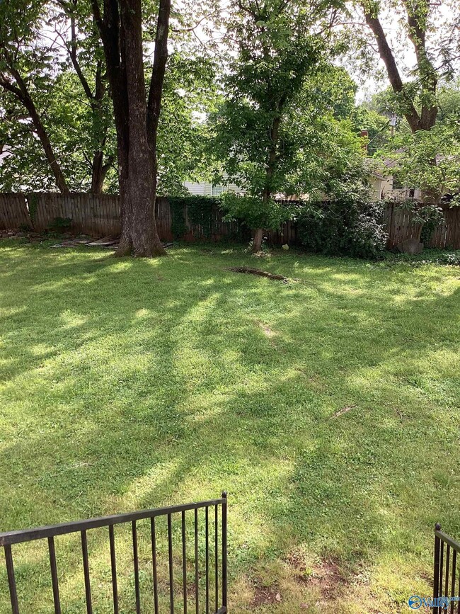 Building Photo - 2408 Whitesburg Dr