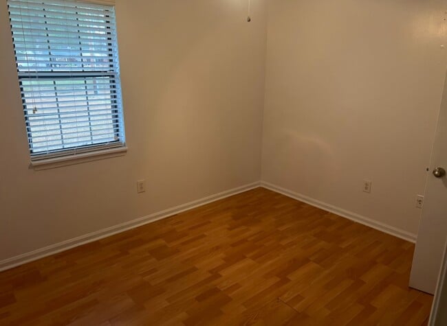 Building Photo - 1802 Marion Dr