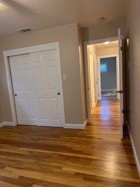Front Bedroom - 725 Laurel St