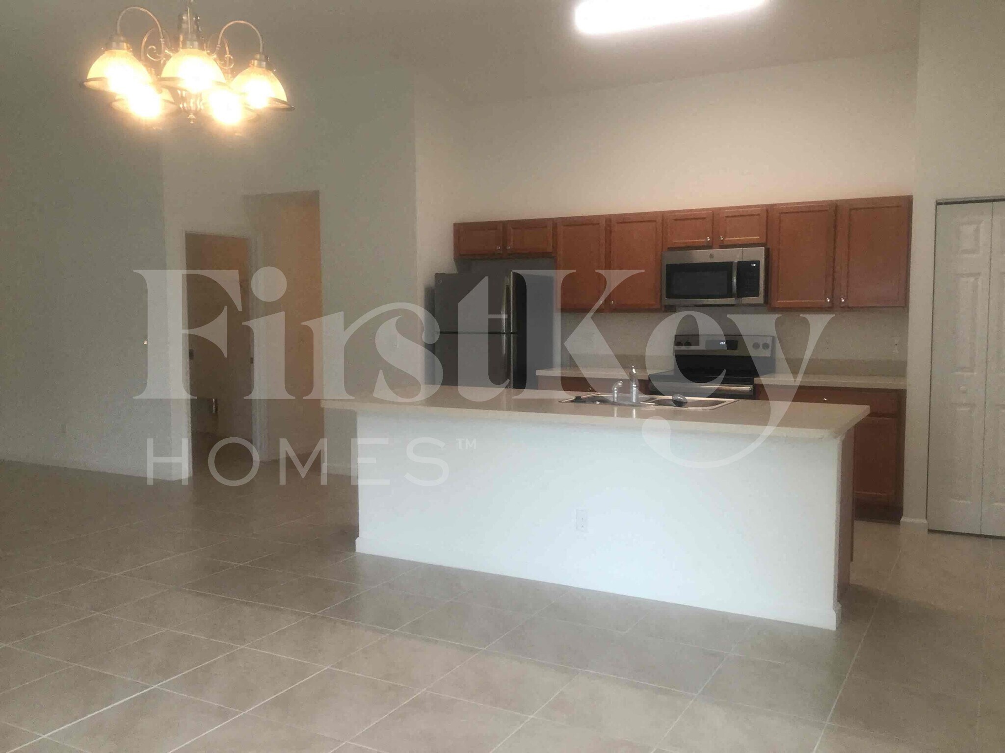 Building Photo - 146 SW Milburn Cir