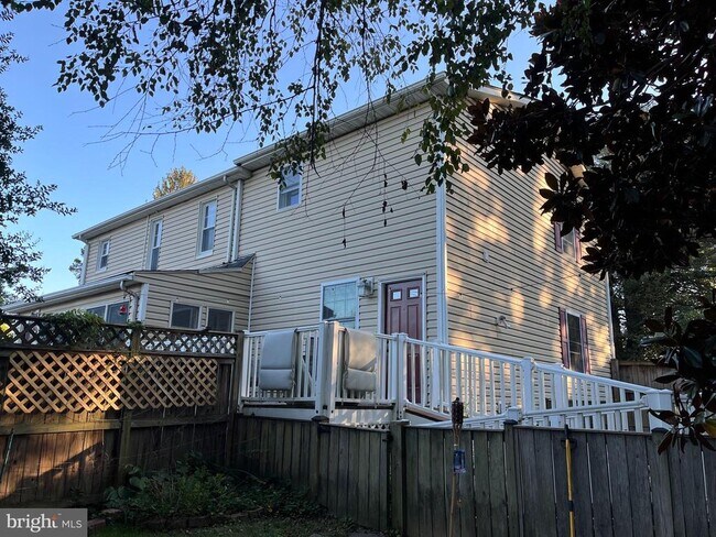 Building Photo - 17717 New Hampshire Ave