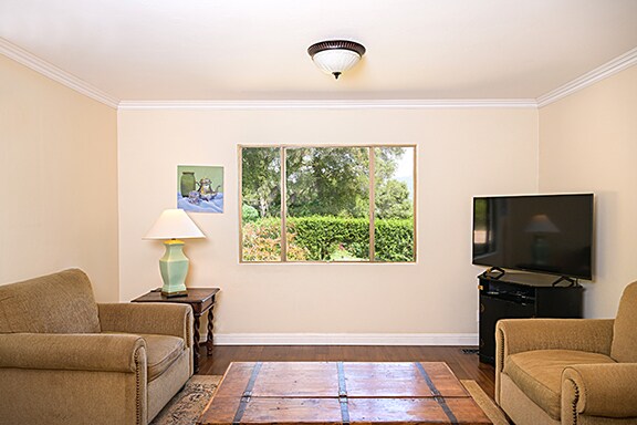 Building Photo - 4449 Vieja Dr