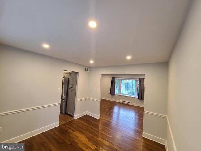 Building Photo - 10617 Good Spring Ave