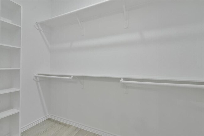 Building Photo - 352 Westchase St