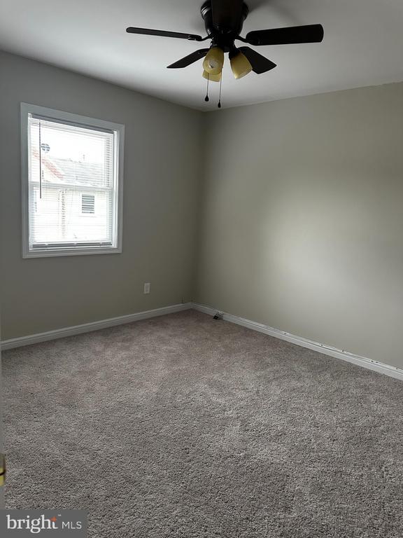 Building Photo - 325 Brock Square