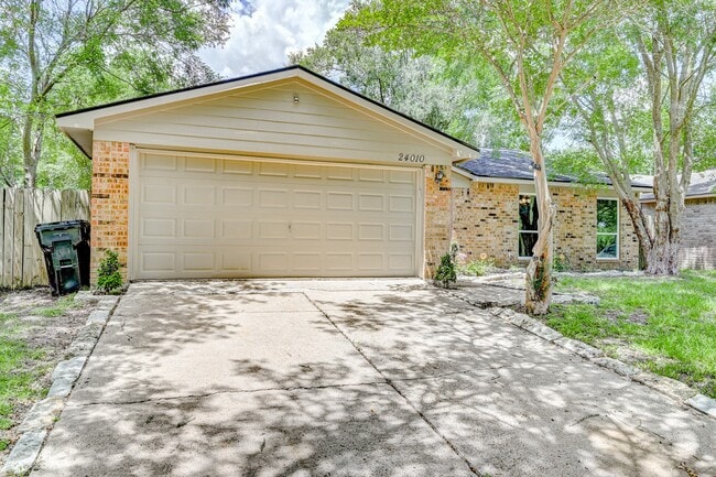 Building Photo - 24010 Palo Dura Dr