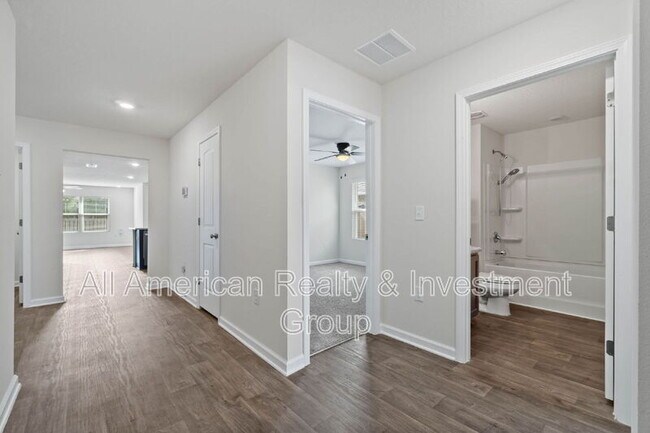 Building Photo - 1047 Limpkin St