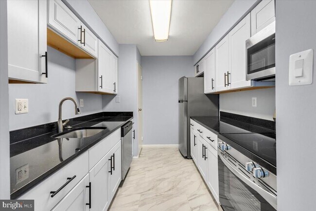 Building Photo - 5300 Holmes Run Pkwy