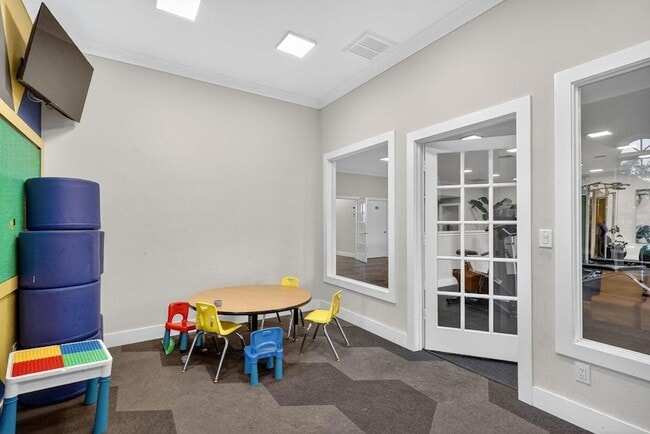 Building Photo - 8652 Waterstone Blvd