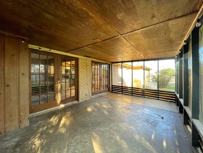 Building Photo - 1004 Cottonwood St