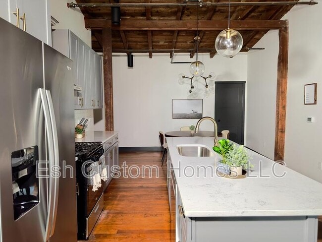 Building Photo - 437 W Grant St