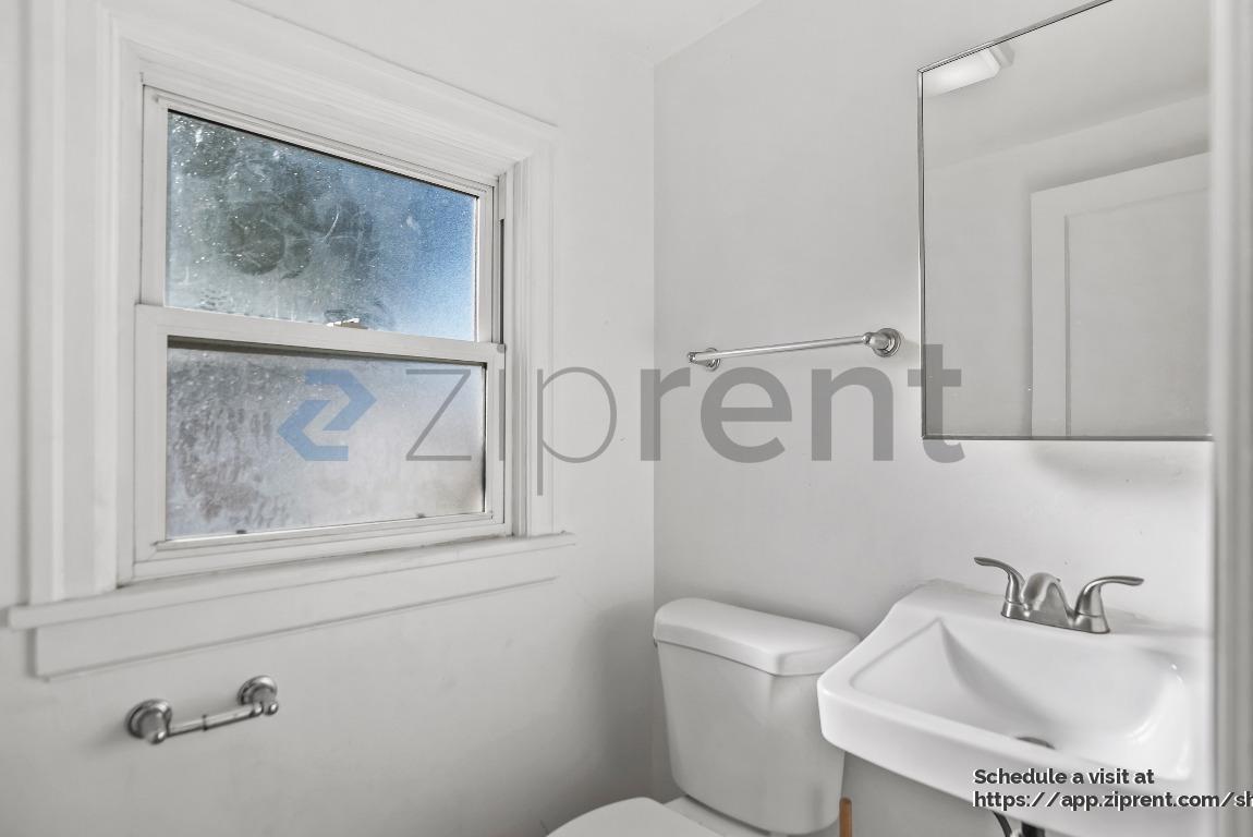 Building Photo - 855 N 17th St