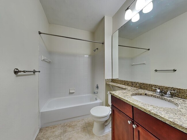 Building Photo - 114 Vista Verdi Cir