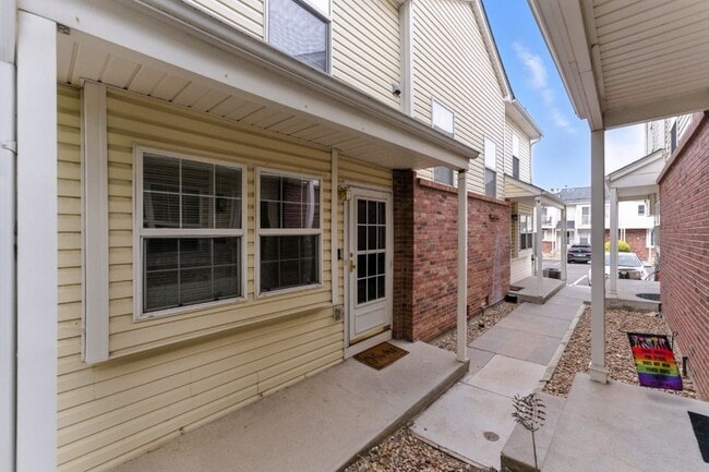 Building Photo - 17281 E Ford Dr