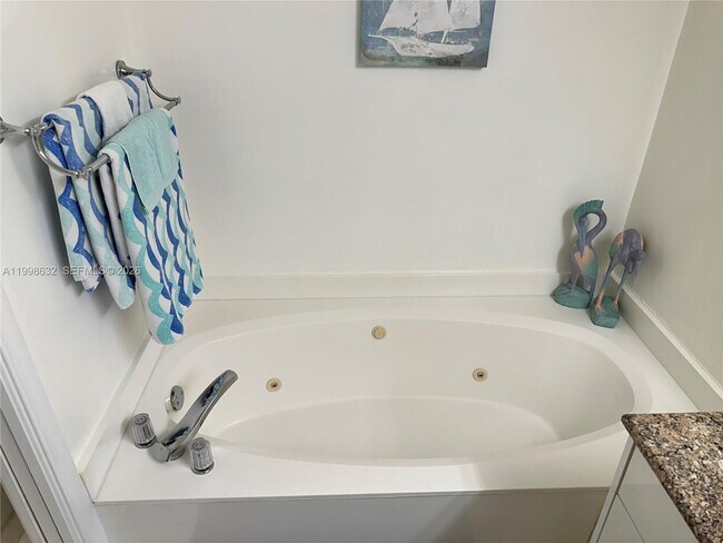 Building Photo - 3530 Mystic Pointe Dr