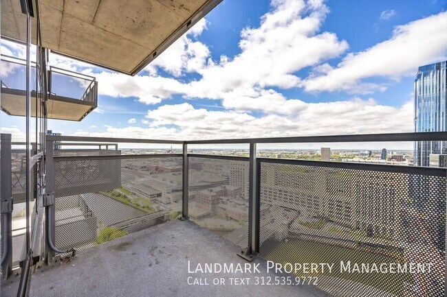 Building Photo - 235 W Van Buren St